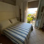 Hotel Explorer